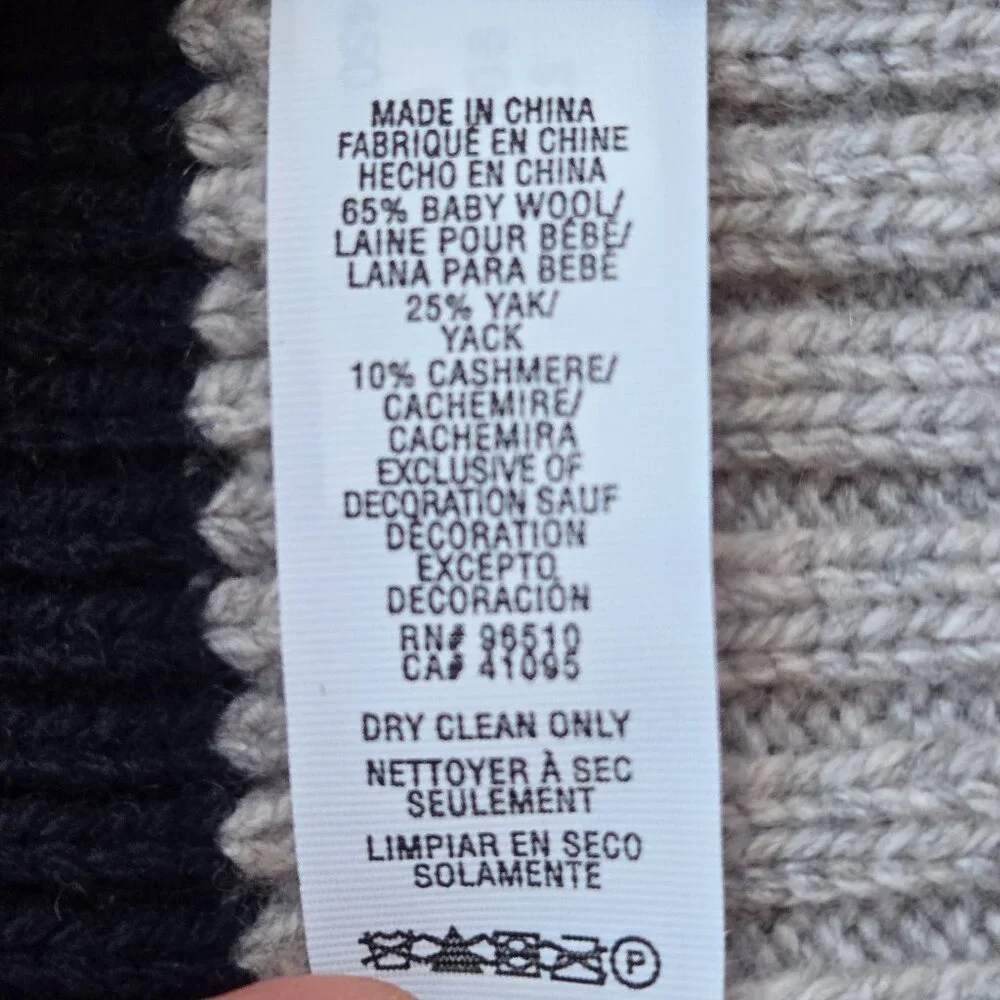 NWT Under Armour Wool Cashmere Yak Scarf